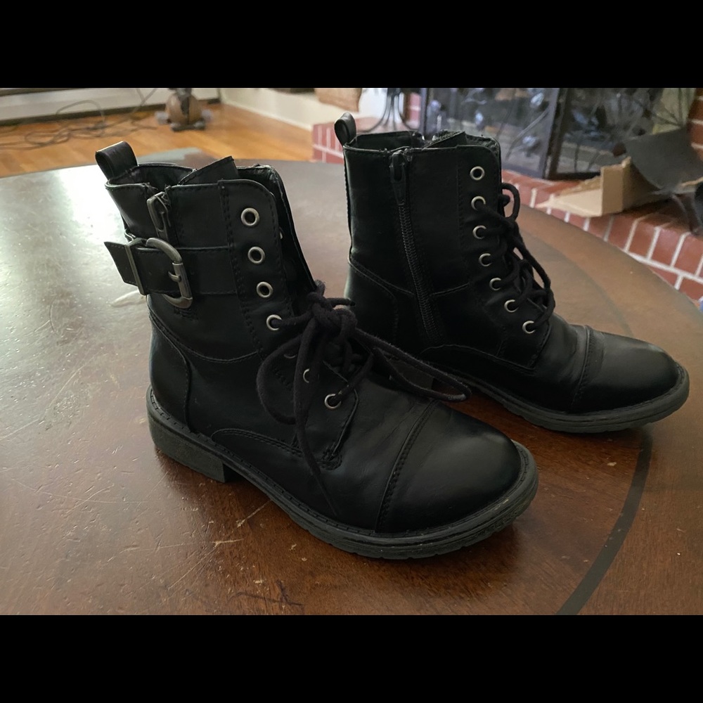 Combat boots
